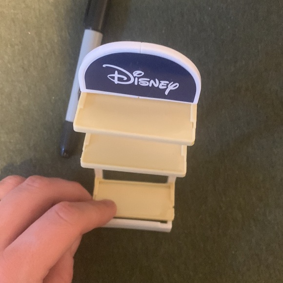 Disney mini brands stand - Picture 6 of 7